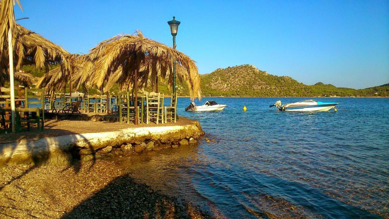 Beautiful House By The Sea,Loutraki Skaloma. Villa ภายนอก รูปภาพ