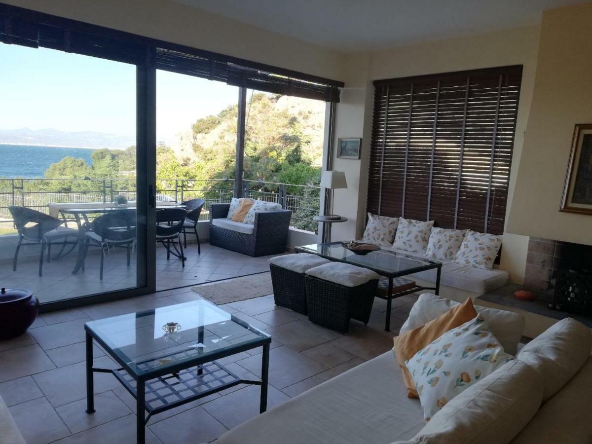 Beautiful House By The Sea,Loutraki Skaloma. Villa ภายนอก รูปภาพ