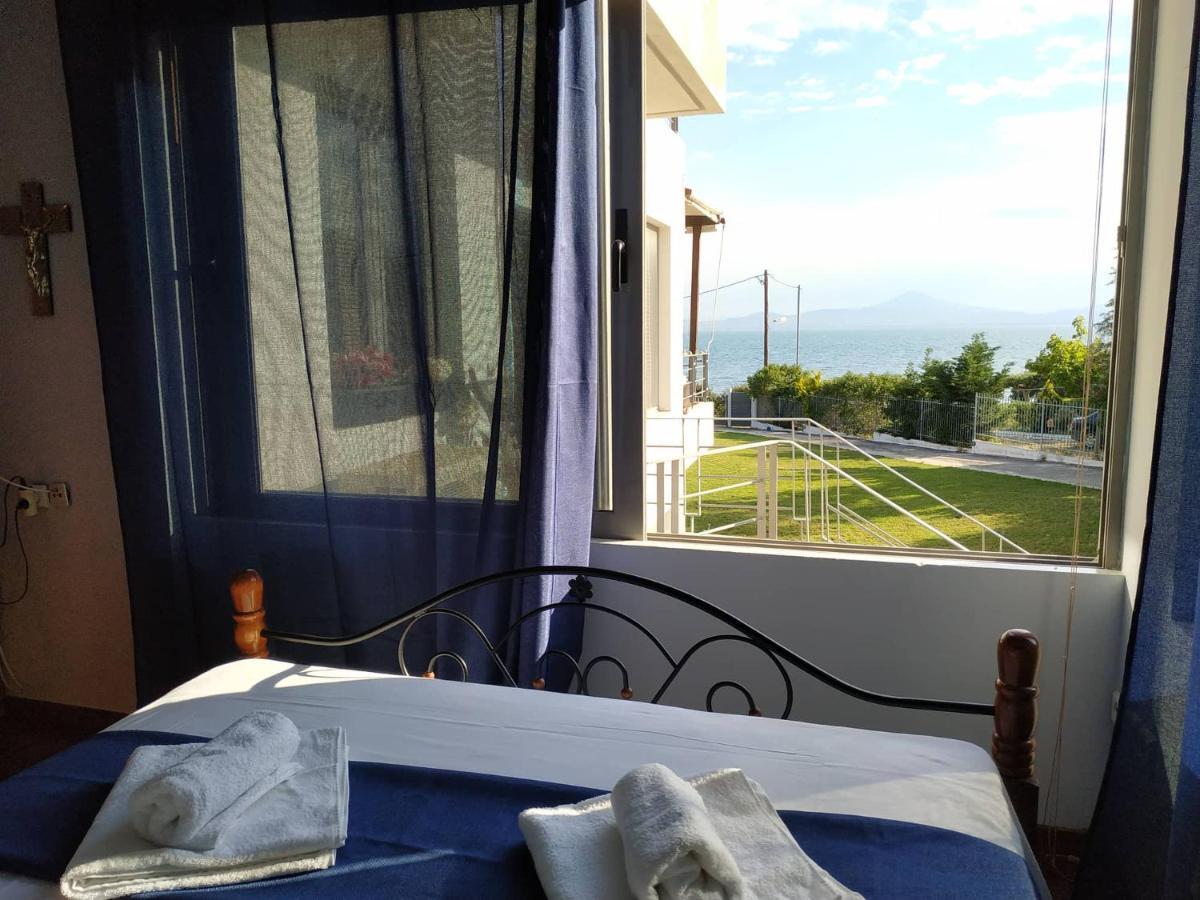 Beautiful House By The Sea,Loutraki Skaloma. Villa ภายนอก รูปภาพ