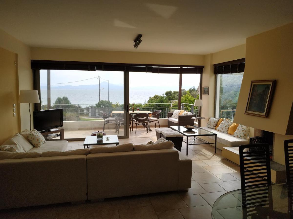 Beautiful House By The Sea,Loutraki Skaloma. Villa ภายนอก รูปภาพ